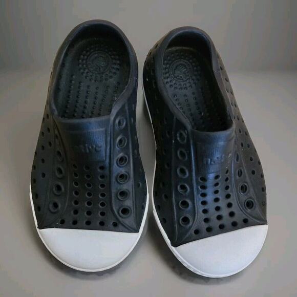 Native Shoes Jefferson Size C6 Black - Toddler Boys/Girls **Has shrunk fits C4‎ - Picture 1 of 4